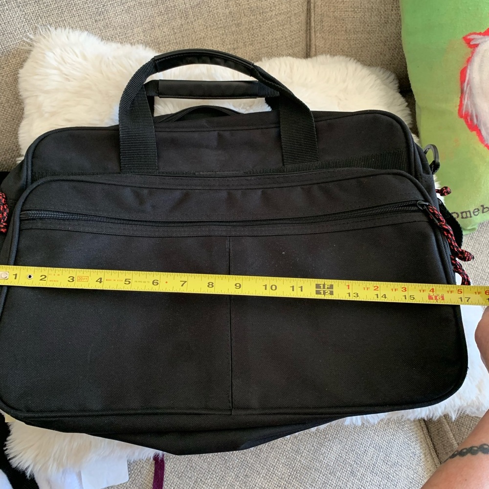 Lucas Black Men's laptop bag several pockets, zipper, adjustable strap like new - Picture 9 of 9